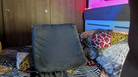 Snapshot of mark_kamper chatting on December 11, 10:27 pm  mark kamper  online show from December 11, 10:27 pm