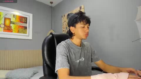 markbowie online show from June 12, 7:33 pm