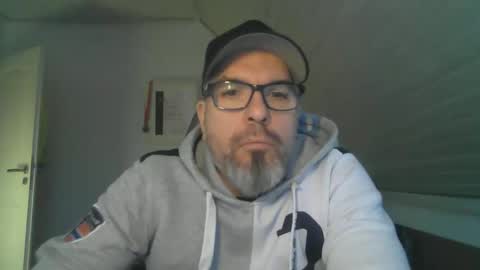 marriedcock1980 online show from December 1, 7:11 am