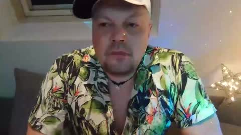 mars0481 online show from December 2, 1:09 am