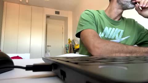 Snapshot of marsupilami_82_ chatting on September 17, 8:48 am marsupilami_82_ online show from September 17, 8:48 am