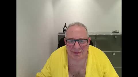 Snapshot of martin_1947 chatting on March 9, 10:52 pm martin_1947 online show from March 9, 10:52 pm