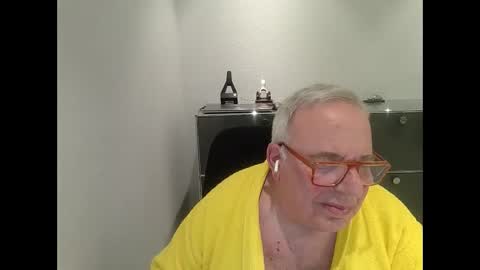 Snapshot of martin_1947 chatting on February 8, 9:15 pm martin_1947 online show from February 8, 9:15 pm