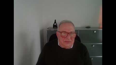 Snapshot of martin_1947 chatting on February 16, 4:42 pm martin_1947 online show from February 16, 4:42 pm