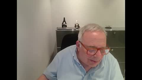 Snapshot of martin_1947 chatting on March 2, 8:03 pm martin_1947 online show from March 2, 8:03 pm