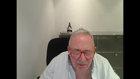 Snapshot of martin_1947 chatting on October 13, 7:42 pm martin_1947 online show from October 13, 7:42 pm