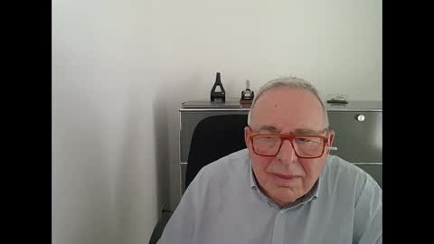 Snapshot of martin_1947 chatting on September 14, 12:51 pm martin_1947 online show from September 14, 12:51 pm