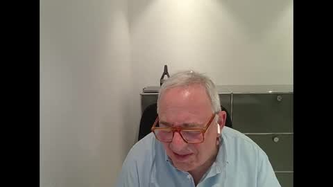 Snapshot of martin_1947 chatting on October 4, 7:40 pm martin_1947 online show from October 4, 7:40 pm