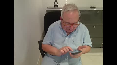 Snapshot of martin_1947 chatting on October 5, 7:51 pm martin_1947 online show from October 5, 7:51 pm