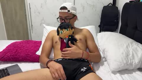 Martin Diaz  online show from May 14, 2:31 am
