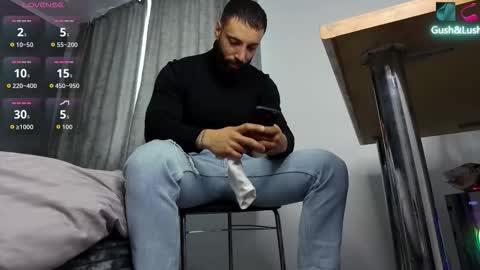 masculineguy69 online show from October 4, 8:52 am