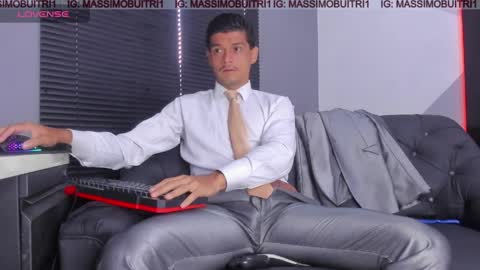 I am Massimo online show from April 20, 1:13 pm