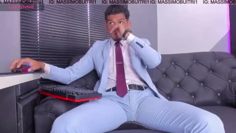 I am Massimo online show from June 4, 2:34 pm