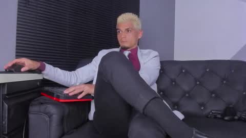 I am Massimo online show from December 20, 11:34 pm