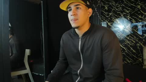 massimo_vidal online show from March 19, 6:44 pm