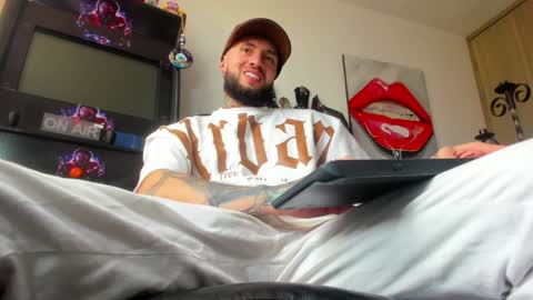 Snapshot of master_steven_01 chatting on December 24, 9:33 pm steven online show from December 24, 9:33 pm