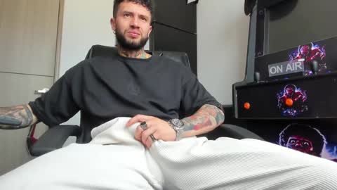 Snapshot of master_steven_01 chatting on February 27, 7:58 pm steven online show from February 27, 7:58 pm