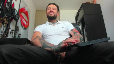 Snapshot of master_steven_01 chatting on February 1, 8:16 pm steven online show from February 1, 8:16 pm