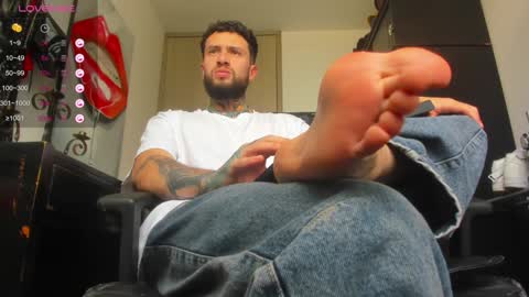 Snapshot of master_steven_01 chatting on December 31, 9:28 pm steven online show from December 31, 9:28 pm