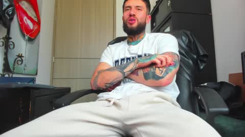 Snapshot of master_steven_01 chatting on January 17, 8:26 pm steven online show from January 17, 8:26 pm