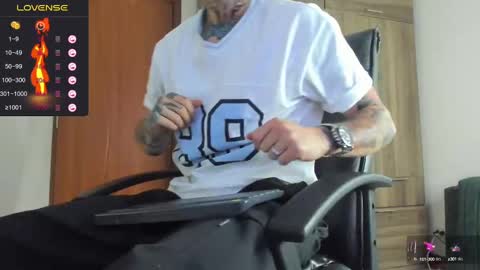 Snapshot of master_steven_01 chatting on September 11, 11:04 pm steven online show from September 11, 11:04 pm