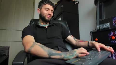 Snapshot of master_steven_01 chatting on March 8, 10:45 pm steven online show from March 8, 10:45 pm