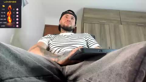 steven  online show from October 27, 12:24 am