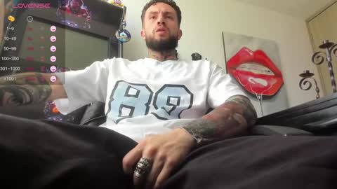 Snapshot of master_steven_01 chatting on December 10, 4:06 pm steven online show from December 10, 4:06 pm