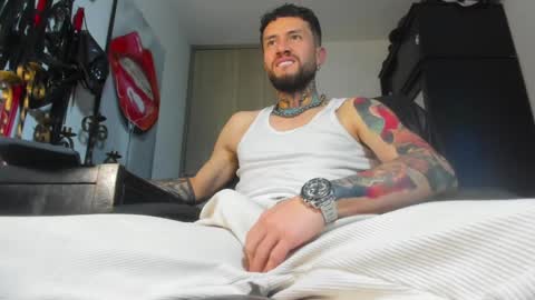 Snapshot of master_steven_01 chatting on January 25, 11:11 pm steven online show from January 25, 11:11 pm