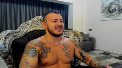Snapshot of masterdevil11 chatting on October 18, 9:42 pm Jocker online show from October 18, 9:42 pm