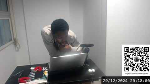 Masterdomfuck online show from December 29, 11:18 pm