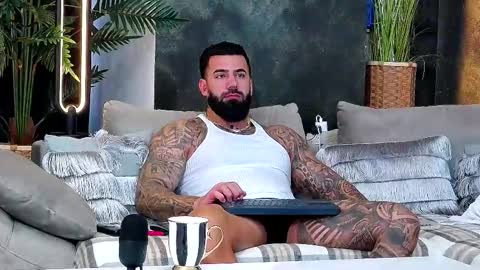 masterkingofmuscle online show from November 14, 9:11 am