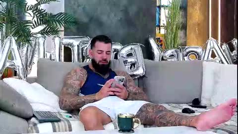 masterkingofmuscle online show from October 24, 6:48 am