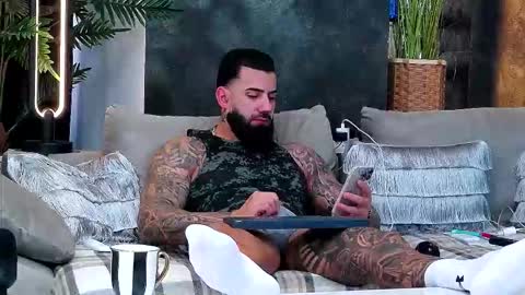 masterkingofmuscle online show from November 18, 7:45 am