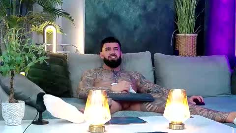 masterkingofmuscle online show from March 3, 8:59 pm