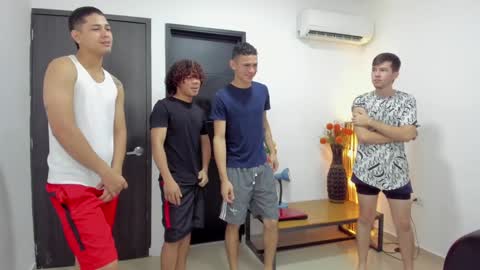 Team Cris Darwin- Fernando- Stiven- David online show from January 24, 11:48 am