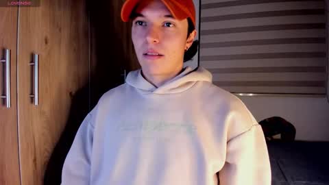 mastrangelo_x online show from March 27, 3:32 am