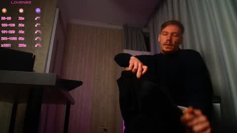 MateoBenjamin online show from December 14, 5:58 am