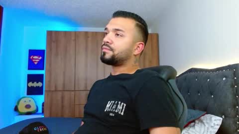 mathewhot3 online show from November 15, 5:09 am