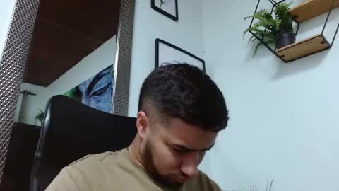 Snapshot of mathews_colton1 chatting on February 14, 11:42 am Mathews online show from February 14, 11:42 am