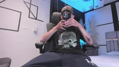 MathewSanz  online show from April 2, 1:41 pm