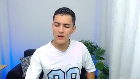 Snapshot of matiius18 chatting on October 3, 2:44 pm Matias online show from October 3, 2:44 pm