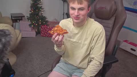 Snapshot of mattcashxxx chatting on December 11, 2:11 am Matt Cash online show from December 11, 2:11 am