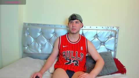 matthewlatinc online show from April 11, 6:09 am