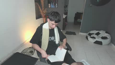 Snapshot of mattias_dantee chatting on February 3, 12:36 pm mattias online show from February 3, 12:36 pm