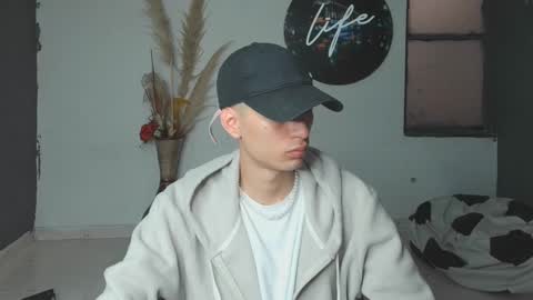 Snapshot of mattias_dantee chatting on January 26, 5:02 pm mattias online show from January 26, 5:02 pm