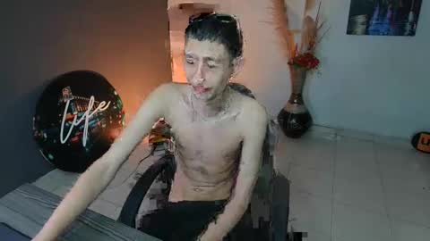 Snapshot of mattias_dantee chatting on December 12, 5:37 pm mattias online show from December 12, 5:37 pm