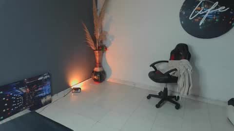 Snapshot of mattias_dantee chatting on December 27, 8:07 pm mattias online show from December 27, 8:07 pm