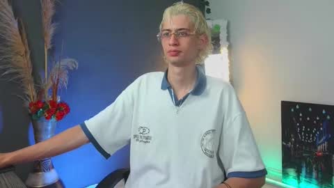 Snapshot of mattias_dantee chatting on September 22, 11:59 pm mattias online show from September 22, 11:59 pm