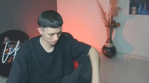 Snapshot of mattias_dantee chatting on December 6, 9:57 pm mattias online show from December 6, 9:57 pm